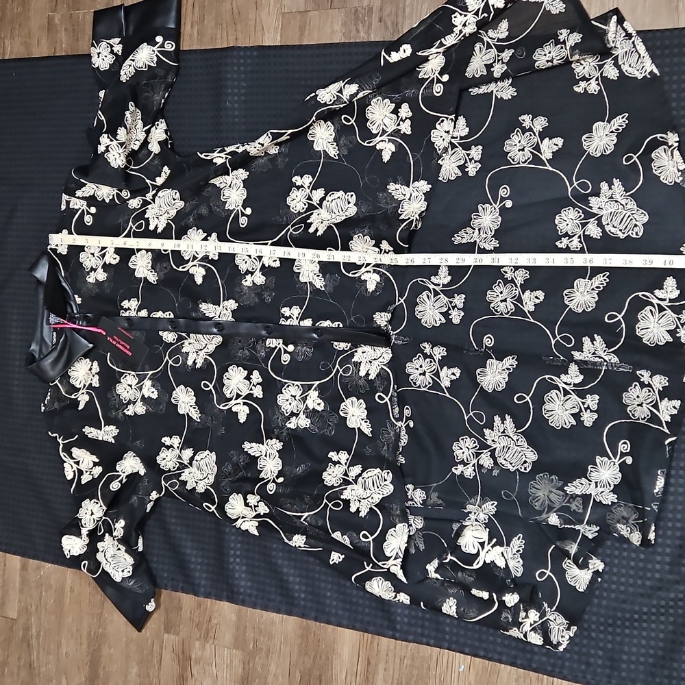 Midnight Velvet, High Low, Tunic Top, Sheer , Embroidered Floral Pattern, Black - Picture 11 of 12